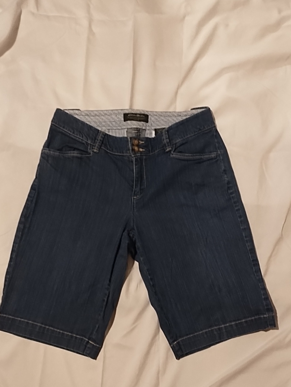 Eddie Bauer Navy Denim Bermuda Shorts VGC Size 4.